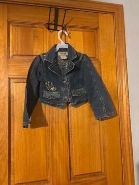 NoFuze Girls Cropped Denim Jacket with Embroidery and Beaded Patch Size 5